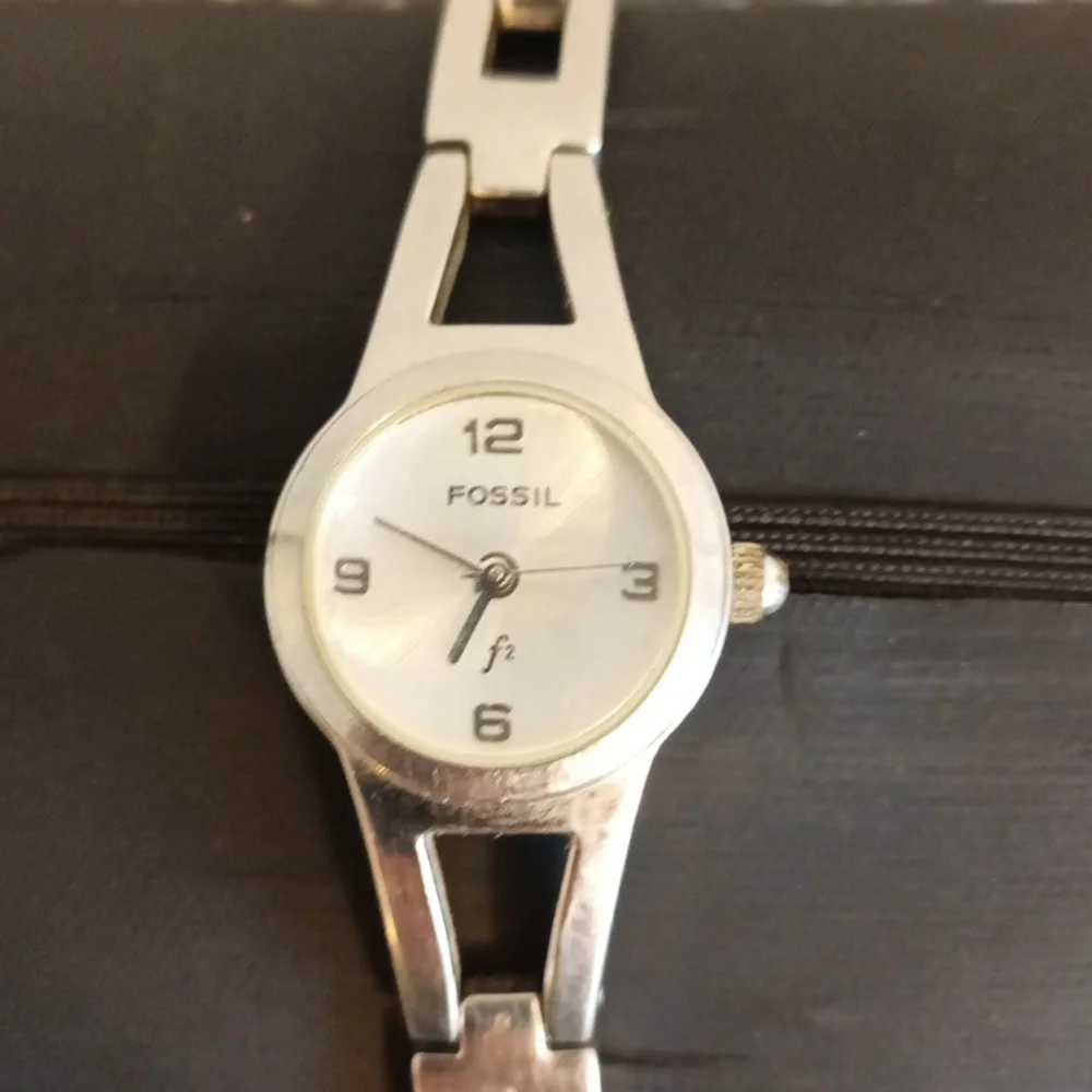 Fossil F2 ES9378 white dial bracelet women's watch